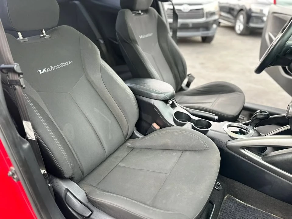 2017 Hyundai Veloster - Image 18 of 20