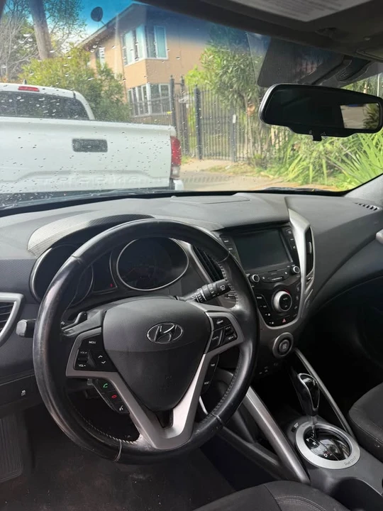 2017 Hyundai Veloster - Image 6 of 7