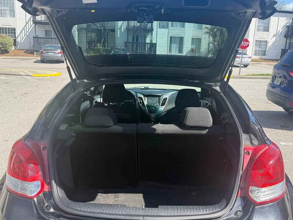 2017 Hyundai Veloster - Image 8 of 14