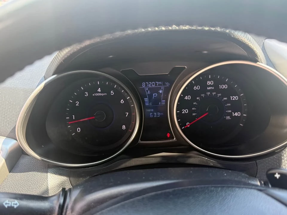 2017 Hyundai Veloster - Image 7 of 14