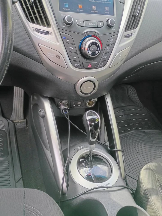 2017 Hyundai Veloster - Image 3 of 17