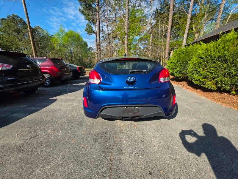 2017 Hyundai Veloster - Image 10 of 15