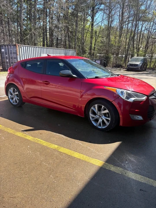 2017 Hyundai Veloster - Image 2 of 5