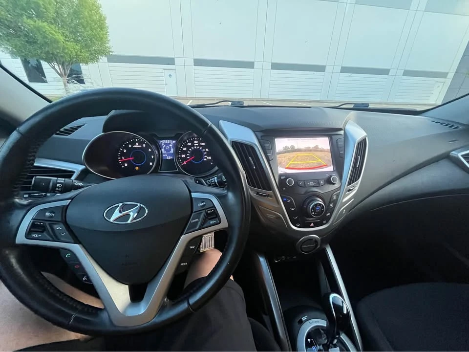 2017 Hyundai Veloster - Image 6 of 11