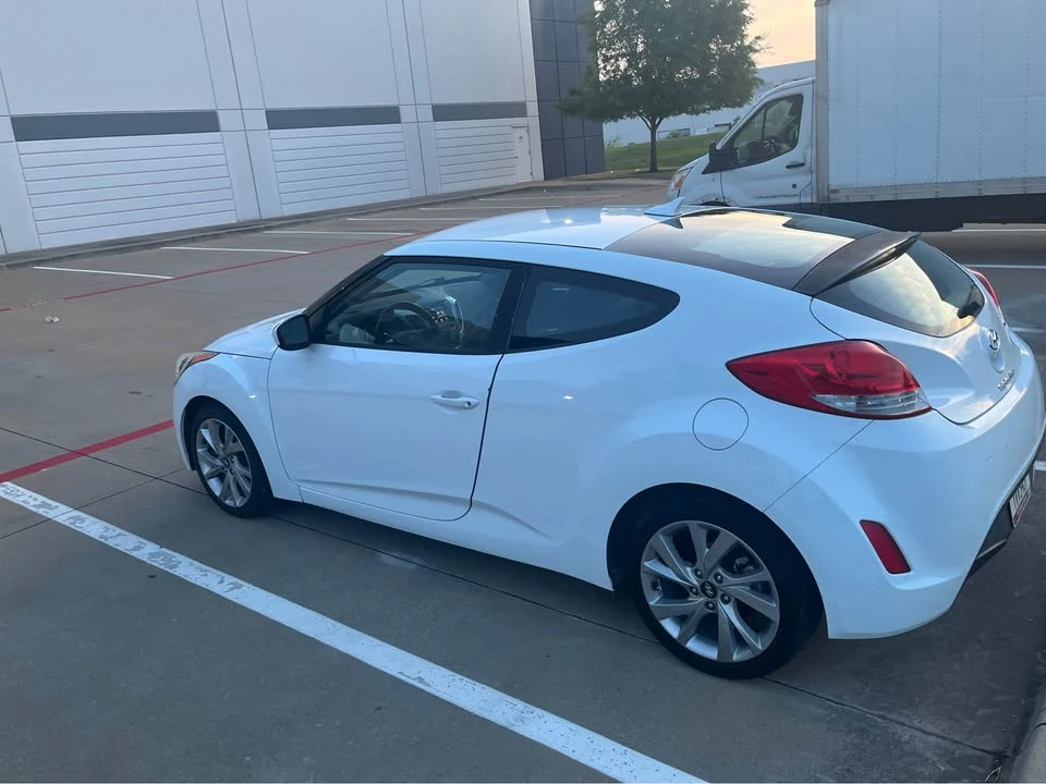 2017 Hyundai Veloster - Image 4 of 11