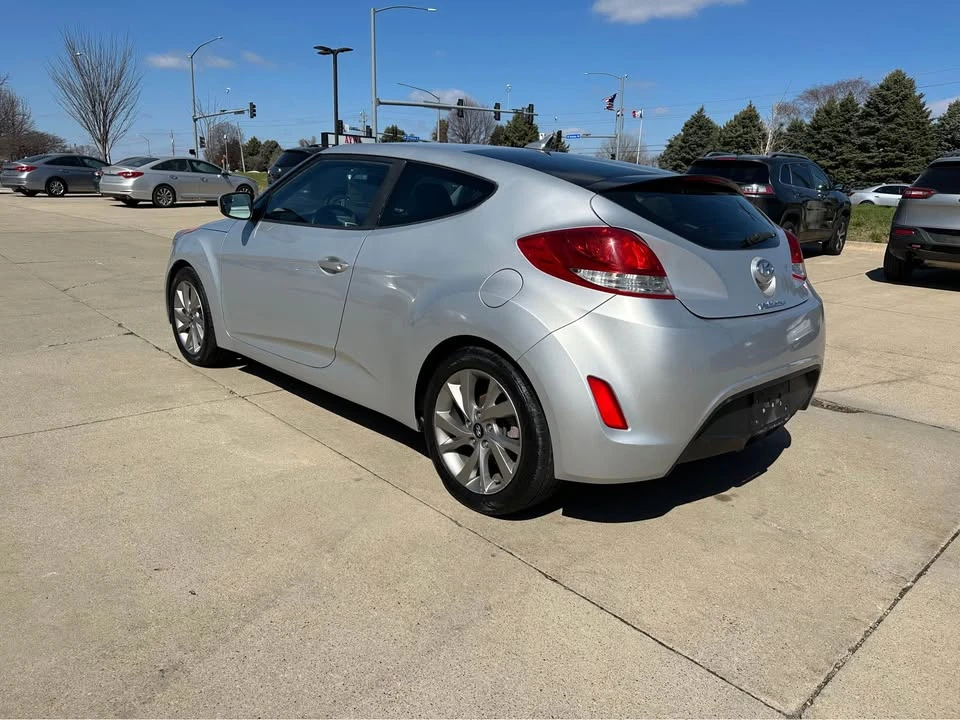 2017 Hyundai Veloster - Image 5 of 20