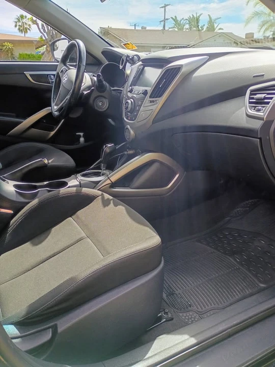 2017 Hyundai Veloster - Image 10 of 17