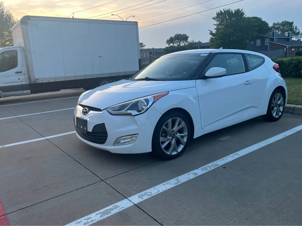 2017 Hyundai Veloster - Image 5 of 11