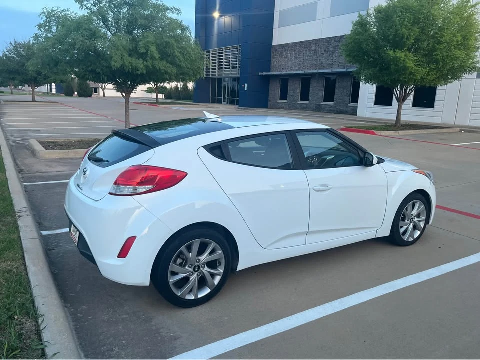 2017 Hyundai Veloster - Image 3 of 11