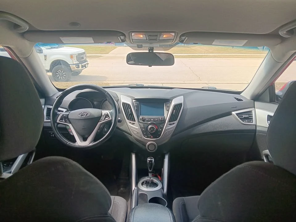 2017 Hyundai Veloster - Image 10 of 12