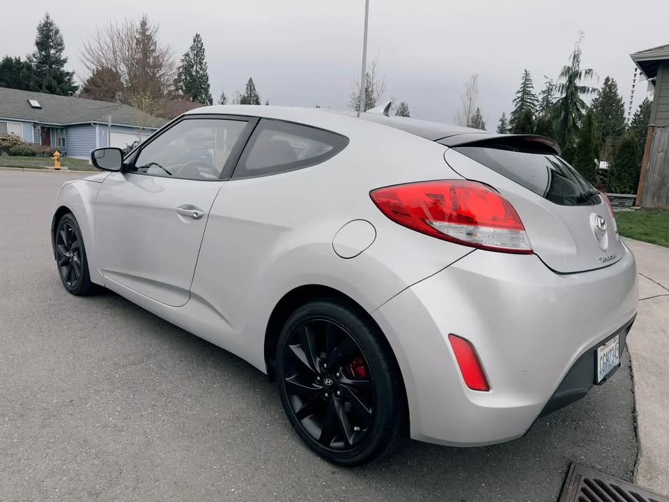 2017 Hyundai Veloster - Image 6 of 11