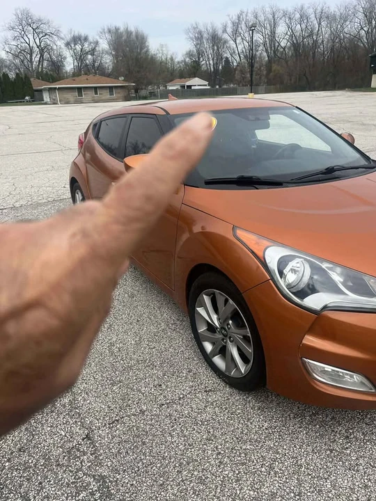 2017 Hyundai Veloster - Image 2 of 13