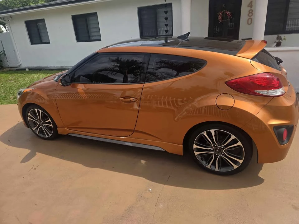 2017 Hyundai Veloster - Image 2 of 11