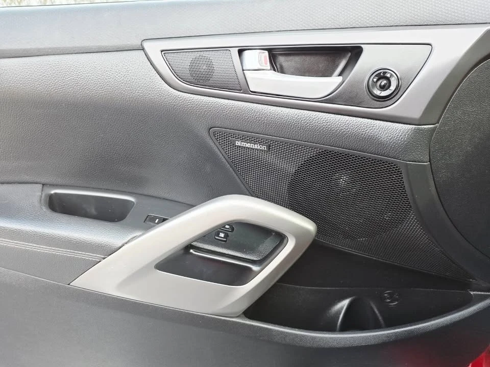 2017 Hyundai Veloster - Image 18 of 19