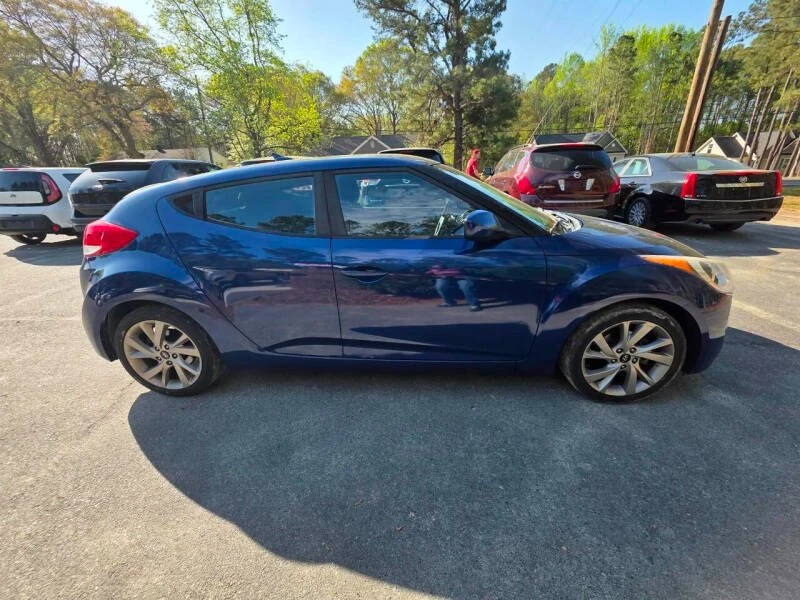 2017 Hyundai Veloster - Image 8 of 15