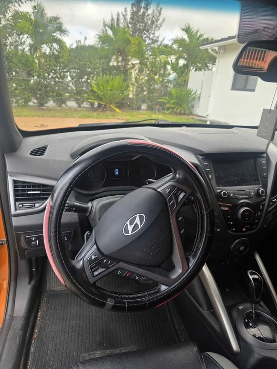 2017 Hyundai Veloster - Image 9 of 11