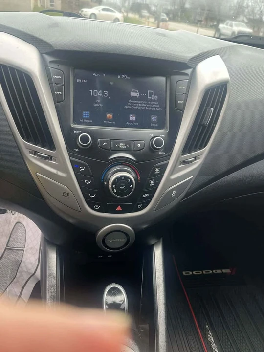 2017 Hyundai Veloster - Image 7 of 13