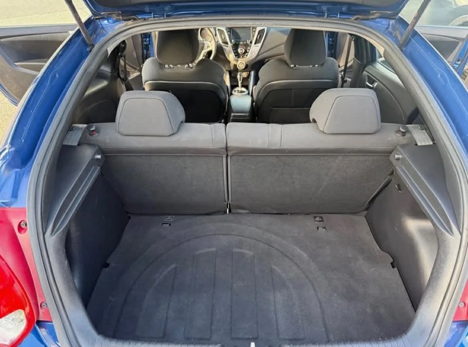 2017 Hyundai Veloster - Image 18 of 19