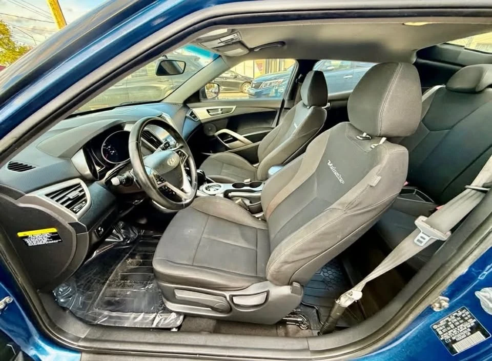 2017 Hyundai Veloster - Image 12 of 19