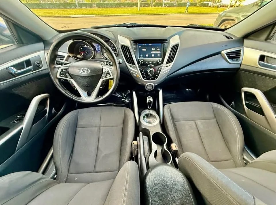 2017 Hyundai Veloster - Image 11 of 19