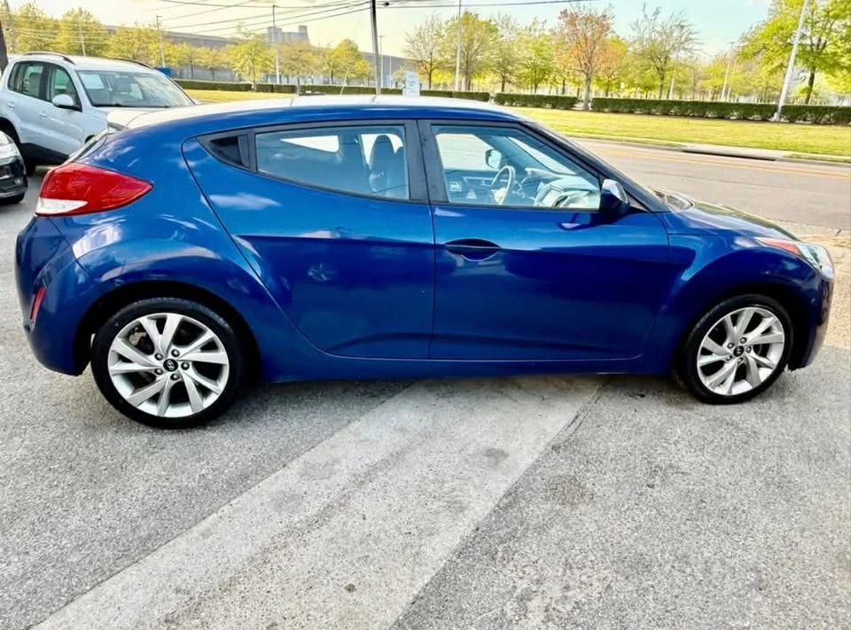 2017 Hyundai Veloster - Image 8 of 19