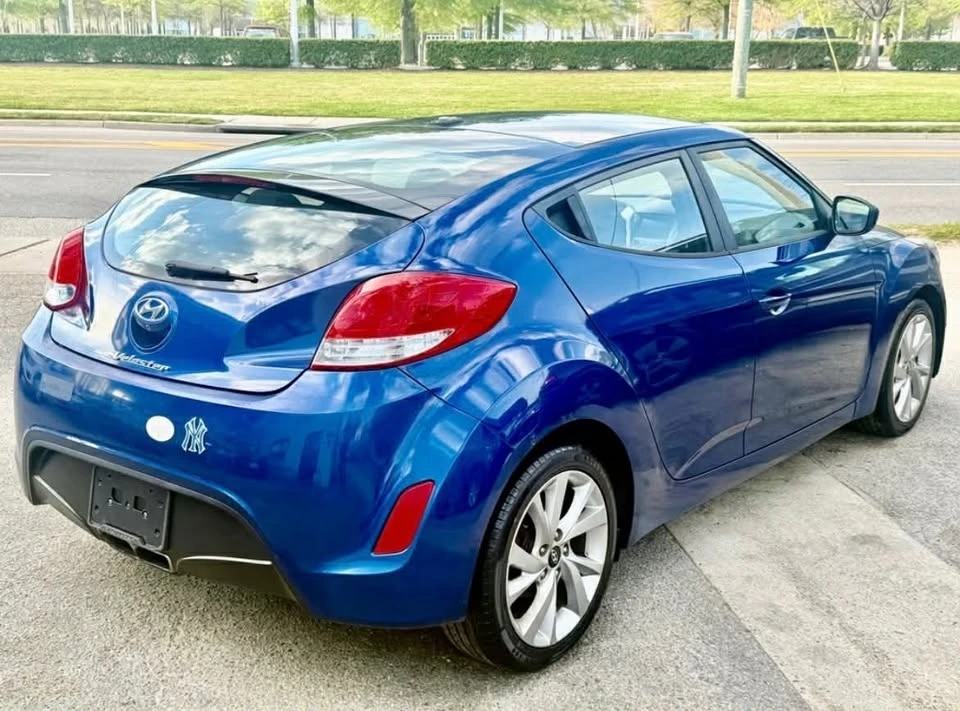 2017 Hyundai Veloster - Image 7 of 19