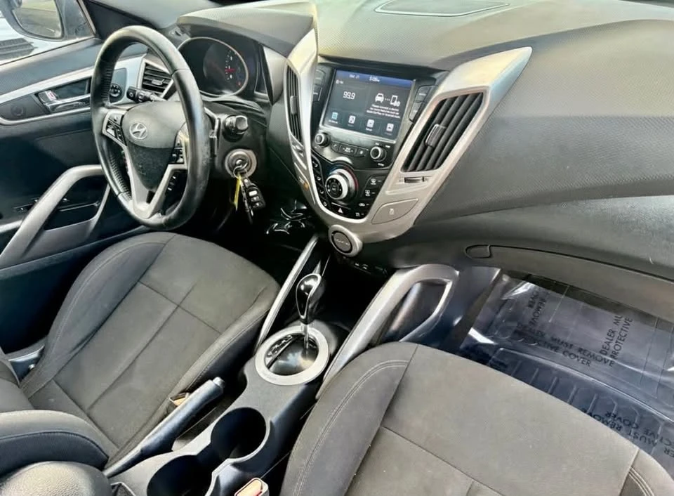 2017 Hyundai Veloster - Image 14 of 19