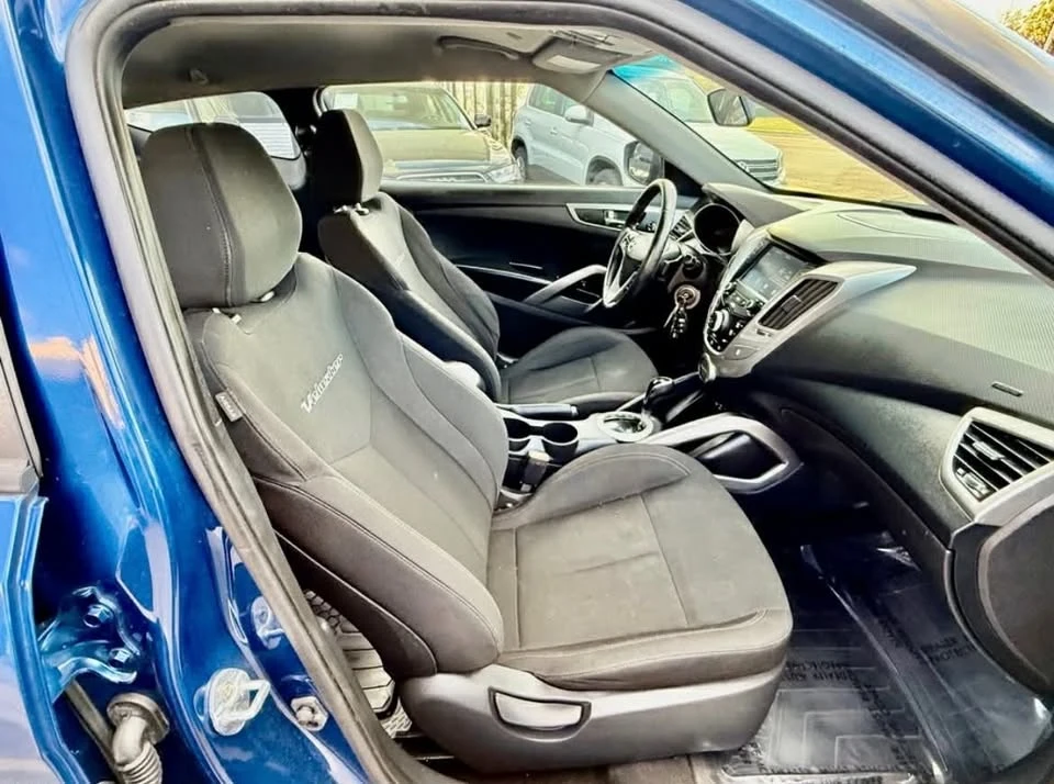 2017 Hyundai Veloster - Image 15 of 19