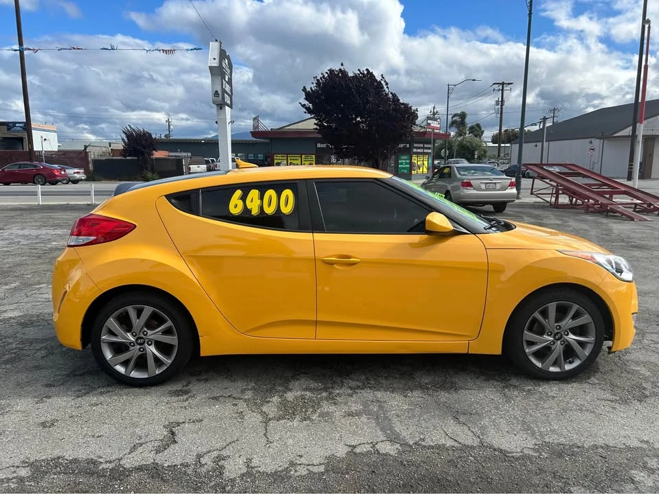 2017 Hyundai Veloster - Image 3 of 12