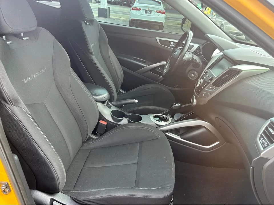 2017 Hyundai Veloster - Image 8 of 12