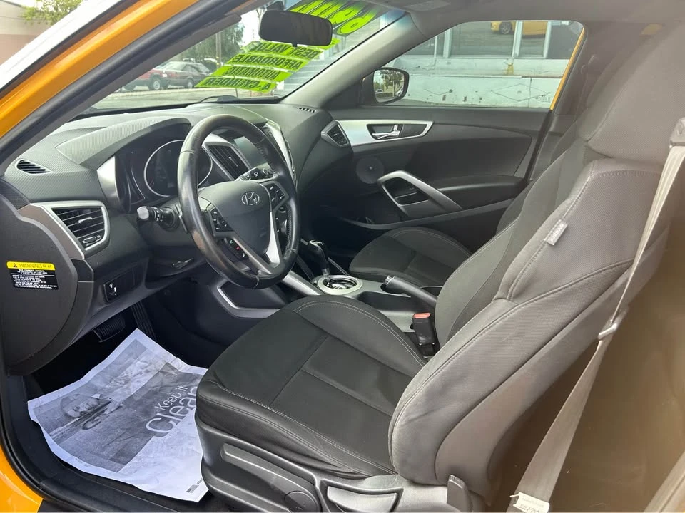 2017 Hyundai Veloster - Image 6 of 12