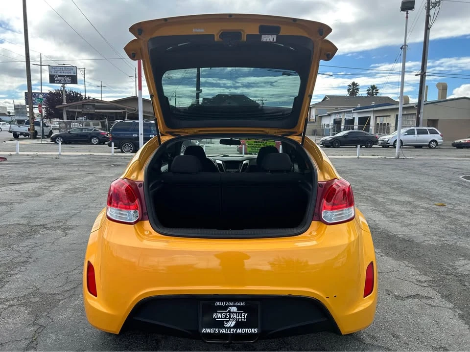 2017 Hyundai Veloster - Image 10 of 12