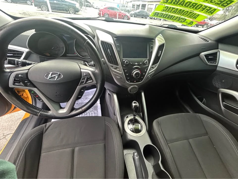 2017 Hyundai Veloster - Image 7 of 12