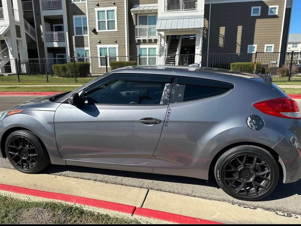 2017 Hyundai Veloster - Image 4 of 5