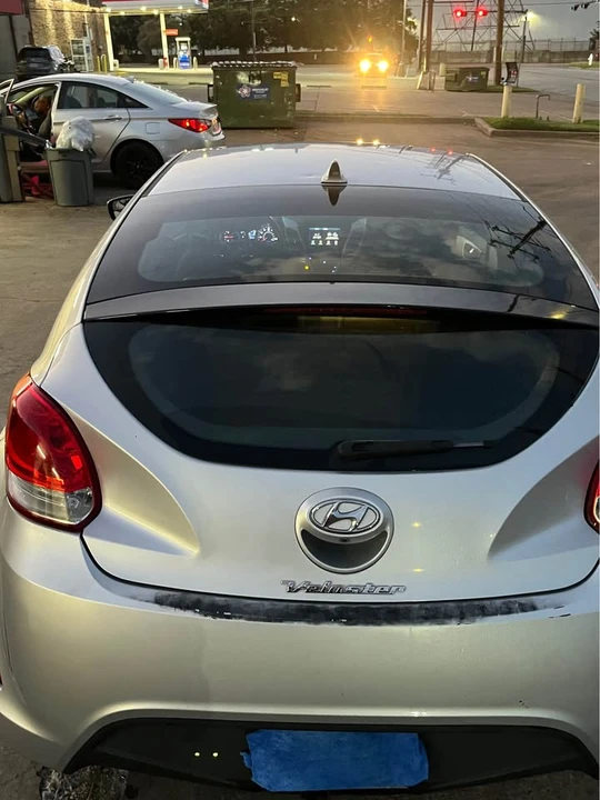 2017 Hyundai Veloster - Image 4 of 8