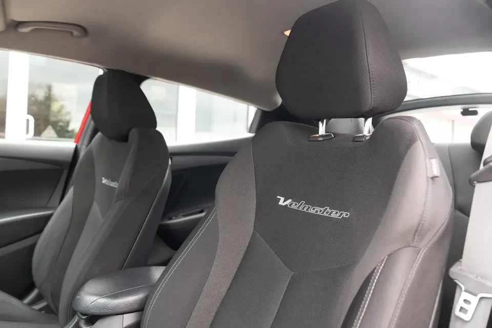 2017 Hyundai Veloster - Image 15 of 18