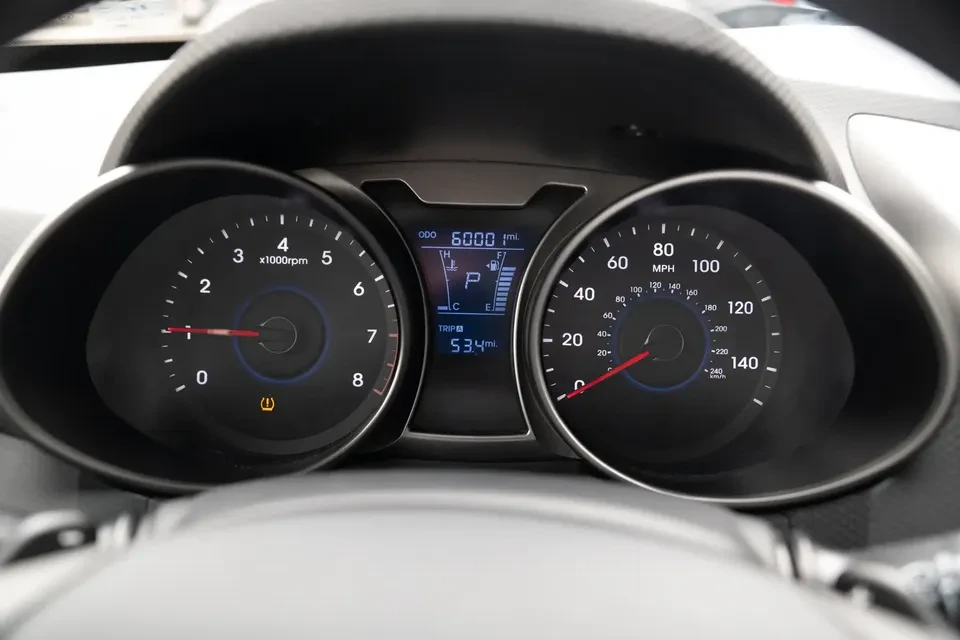 2017 Hyundai Veloster - Image 9 of 18