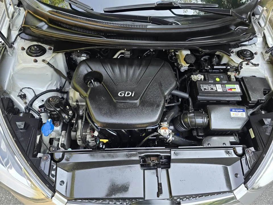 2017 Hyundai Veloster - Image 11 of 13