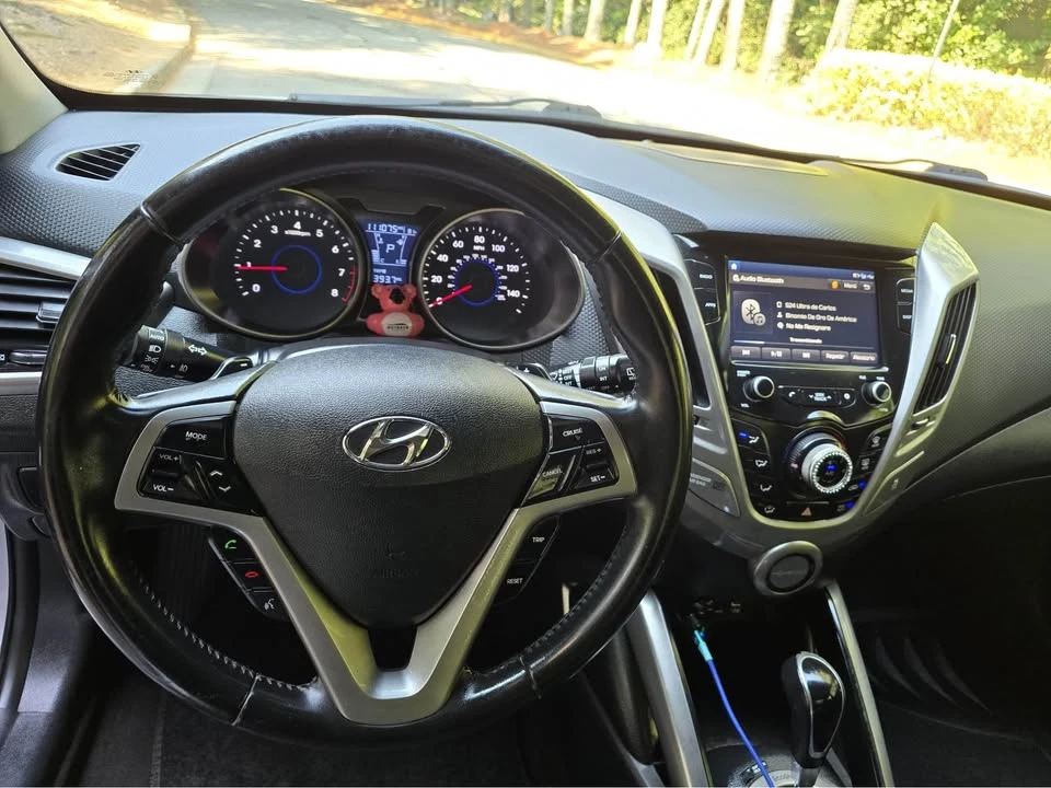 2017 Hyundai Veloster - Image 4 of 13