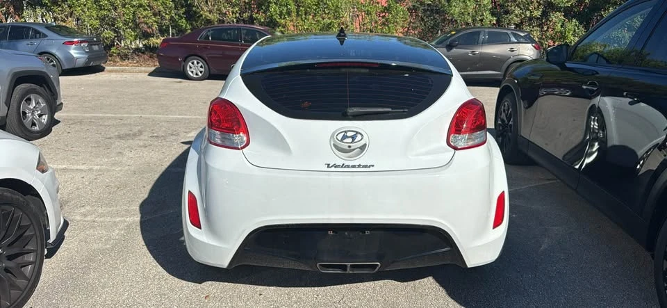 2017 Hyundai Veloster - Image 5 of 12