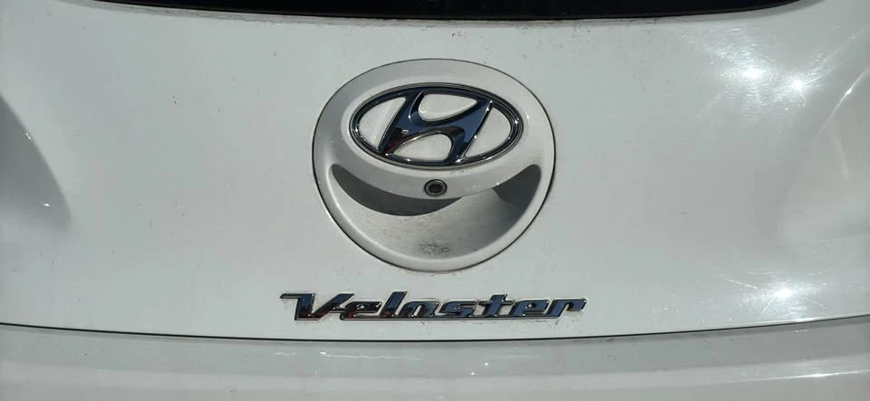 2017 Hyundai Veloster - Image 7 of 12
