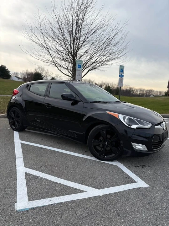 2017 Hyundai Veloster - Image 2 of 14