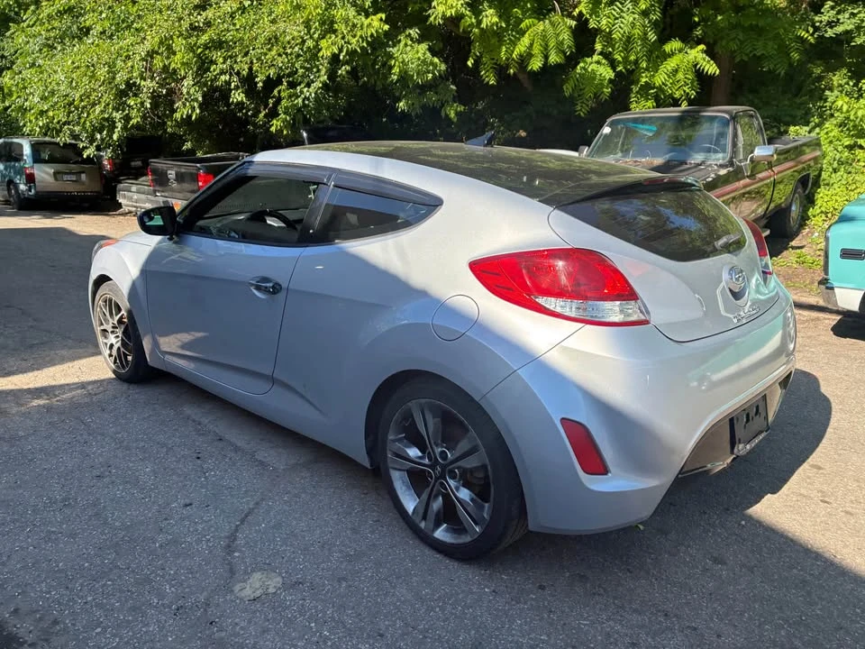 2017 Hyundai Veloster - Image 4 of 5