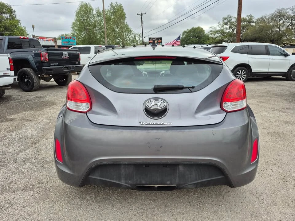 2017 Hyundai Veloster - Image 6 of 10