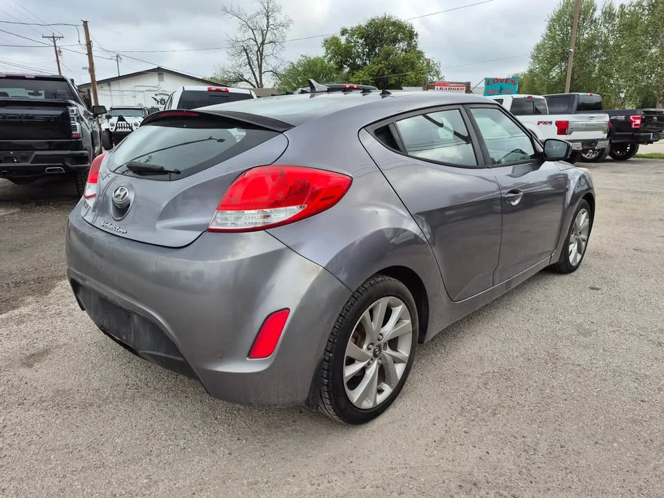 2017 Hyundai Veloster - Image 3 of 10