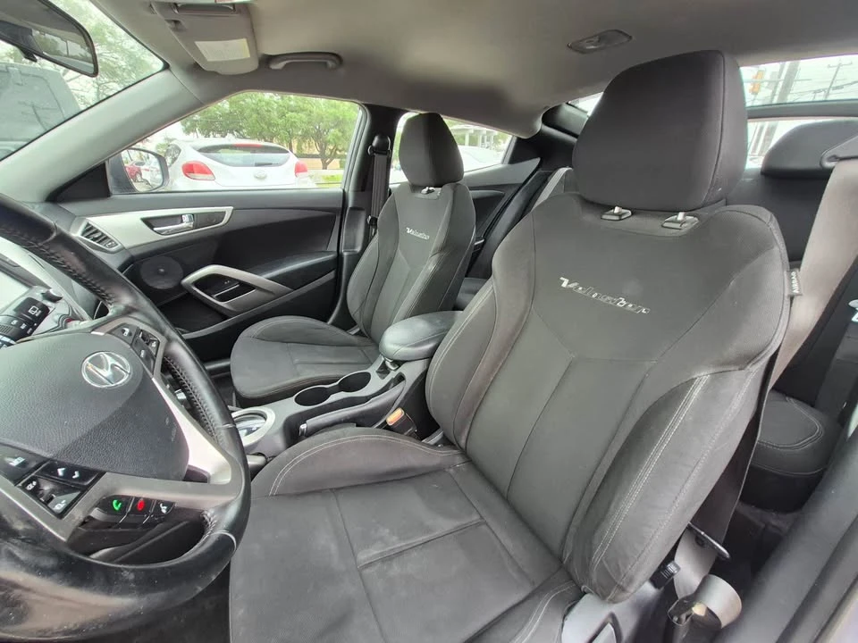 2017 Hyundai Veloster - Image 8 of 10