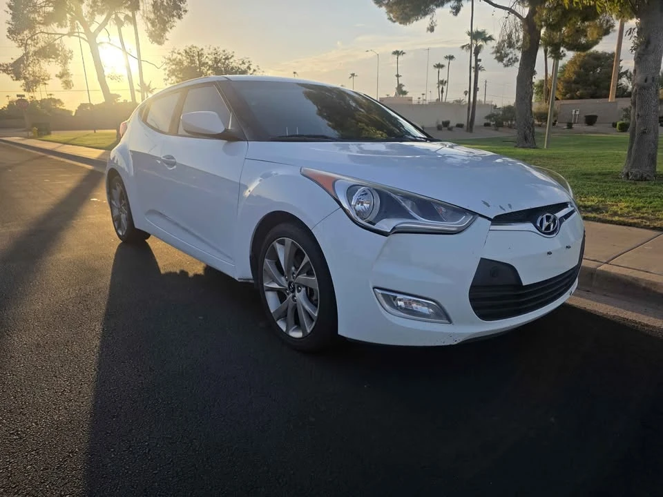2017 Hyundai Veloster - Image 6 of 8