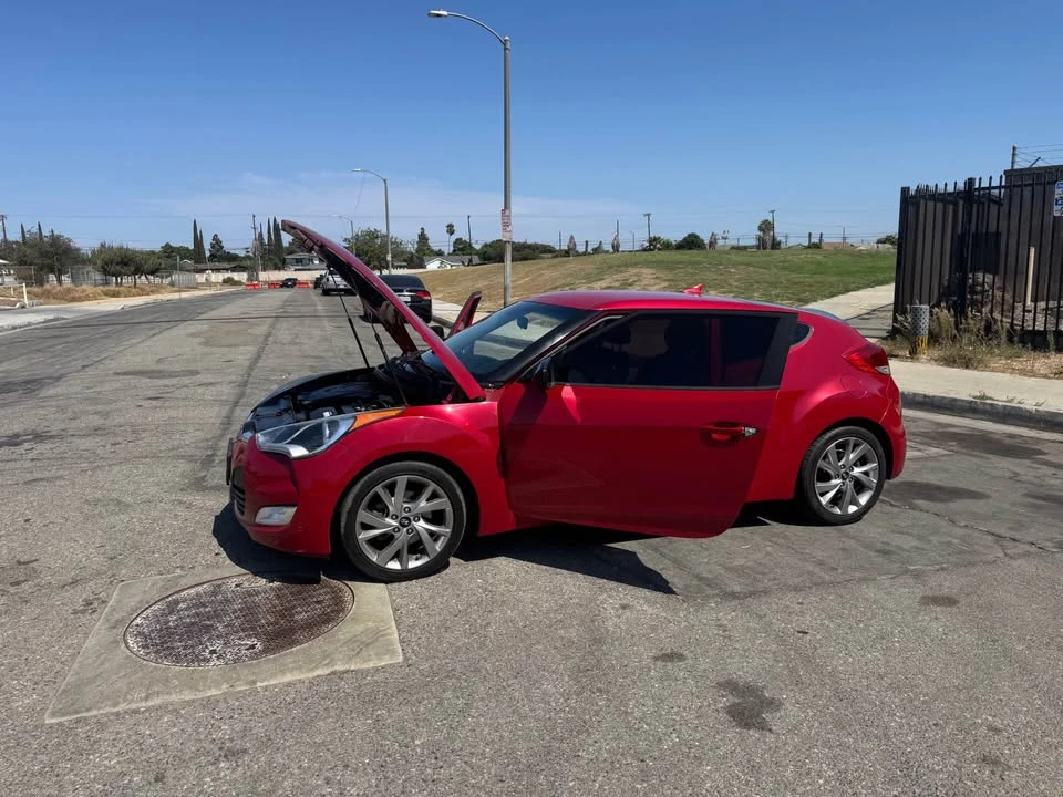 2017 Hyundai Veloster - Image 6 of 14