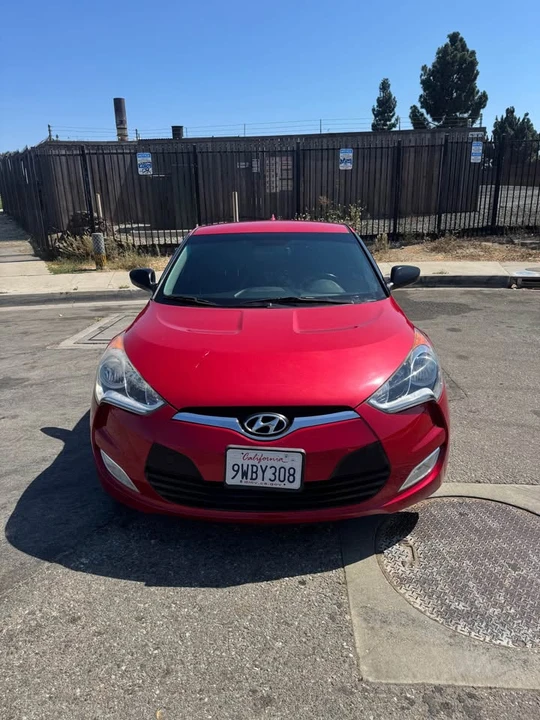 2017 Hyundai Veloster - Image 2 of 14