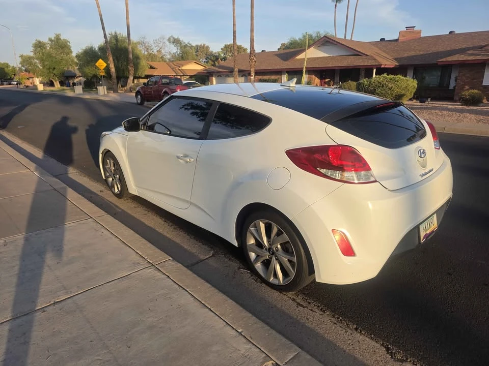 2017 Hyundai Veloster - Image 3 of 8